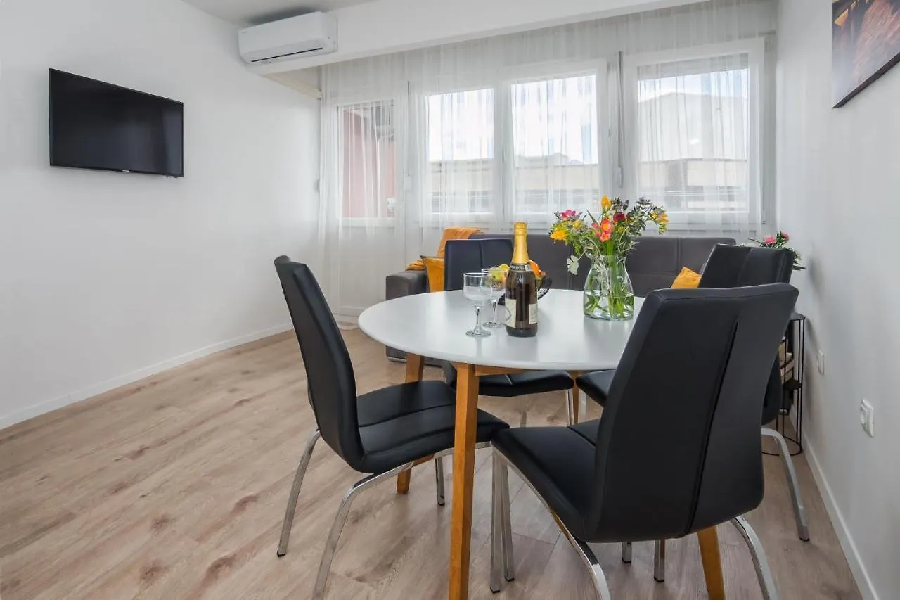 Mare Apartment Split 0*,